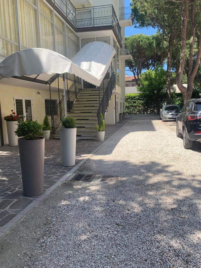 Hotel Augustus ミラノ・マリッティマ エクステリア 写真