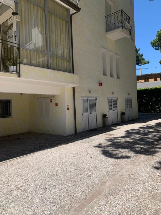 Hotel Augustus ミラノ・マリッティマ エクステリア 写真