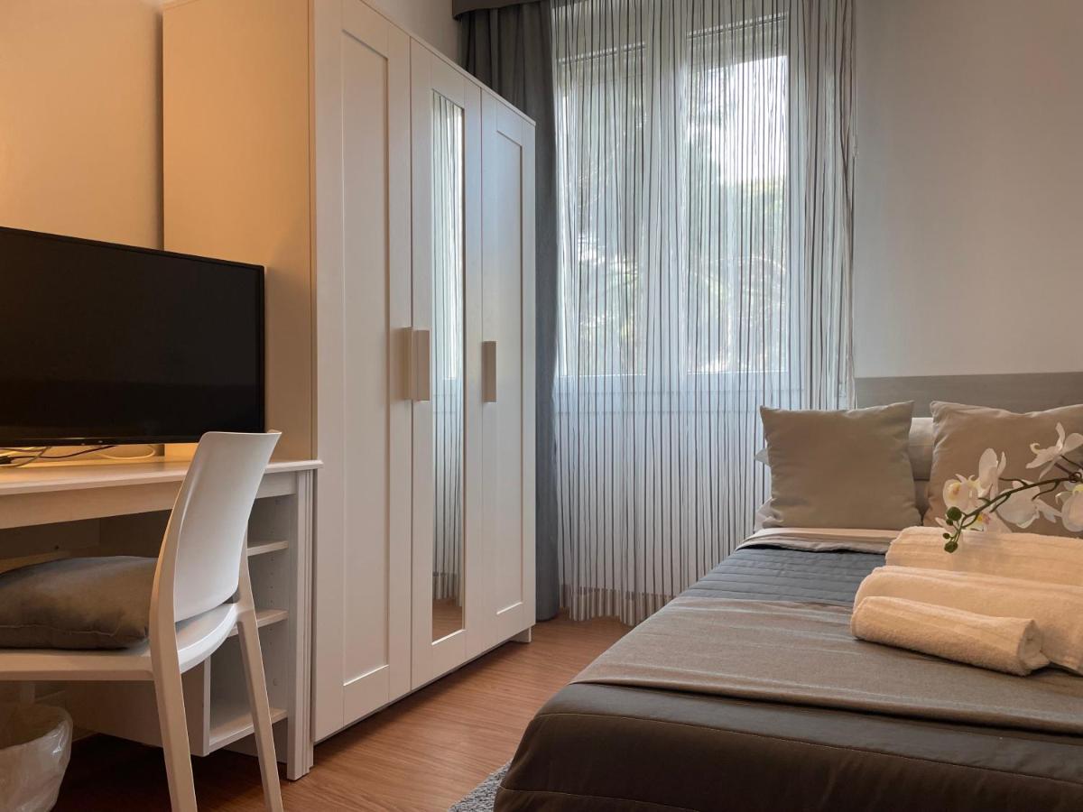 Hotel Augustus ミラノ・マリッティマ エクステリア 写真