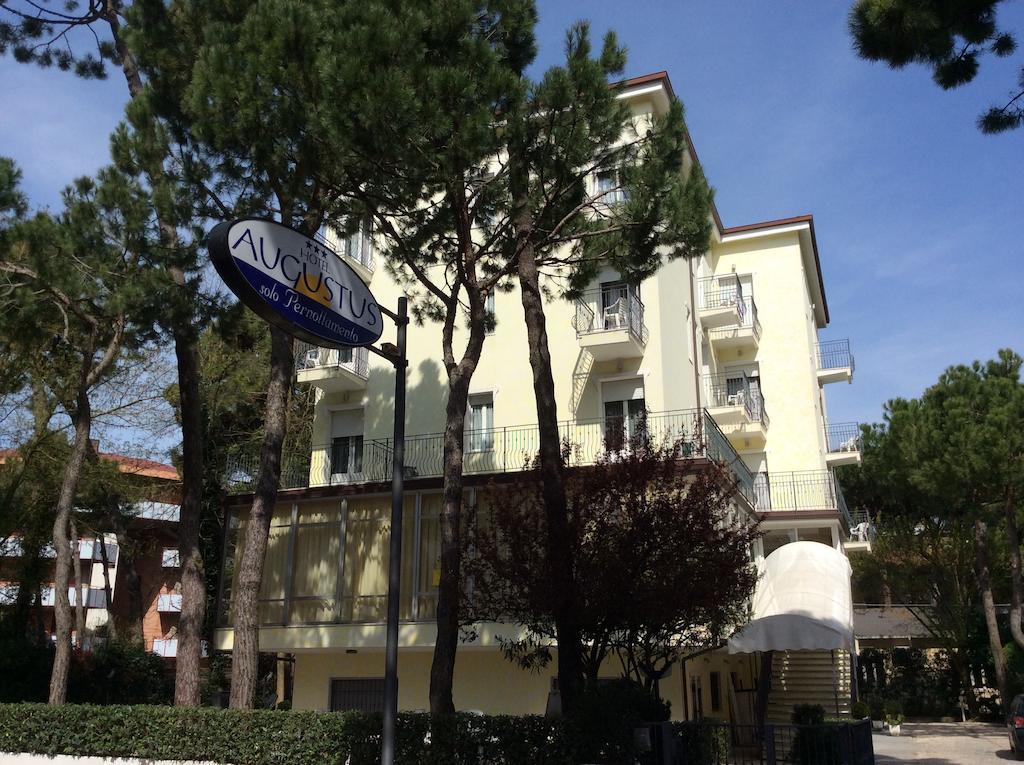 Hotel Augustus ミラノ・マリッティマ エクステリア 写真