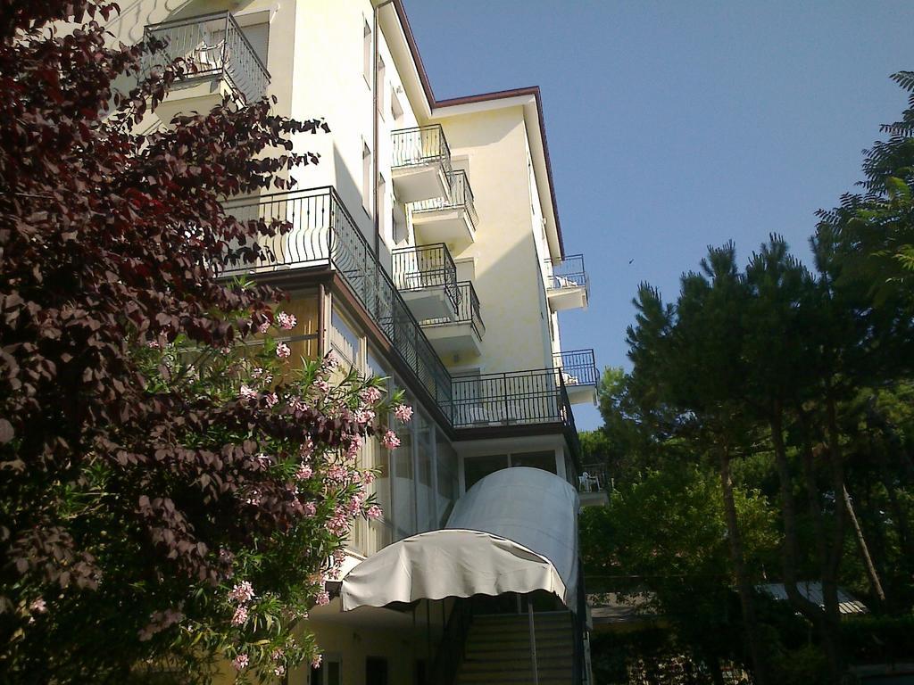 Hotel Augustus ミラノ・マリッティマ エクステリア 写真
