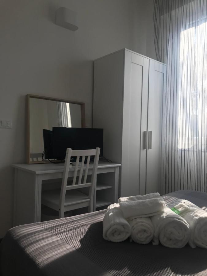 Hotel Augustus ミラノ・マリッティマ エクステリア 写真