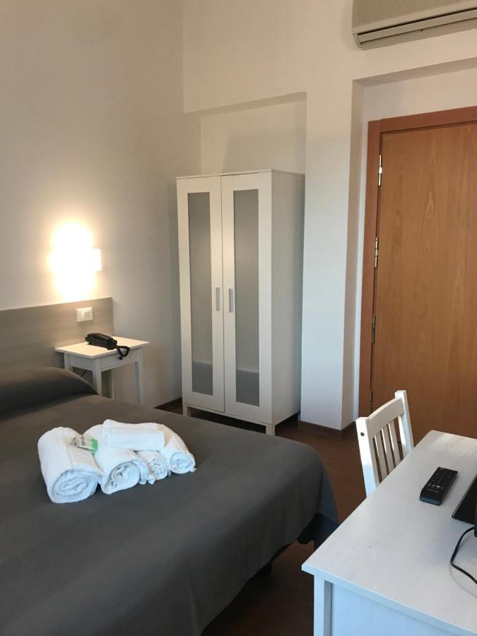 Hotel Augustus ミラノ・マリッティマ エクステリア 写真