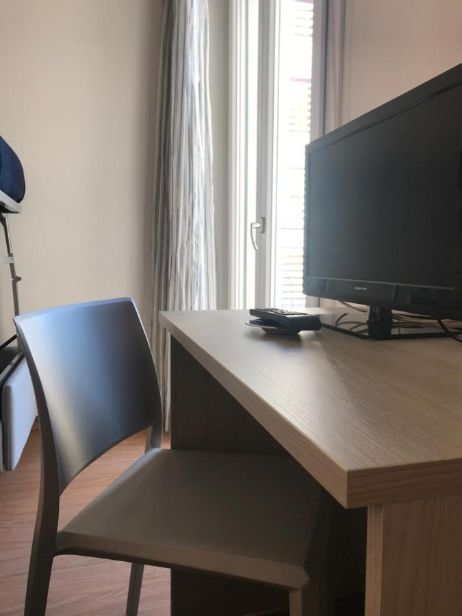 Hotel Augustus ミラノ・マリッティマ エクステリア 写真