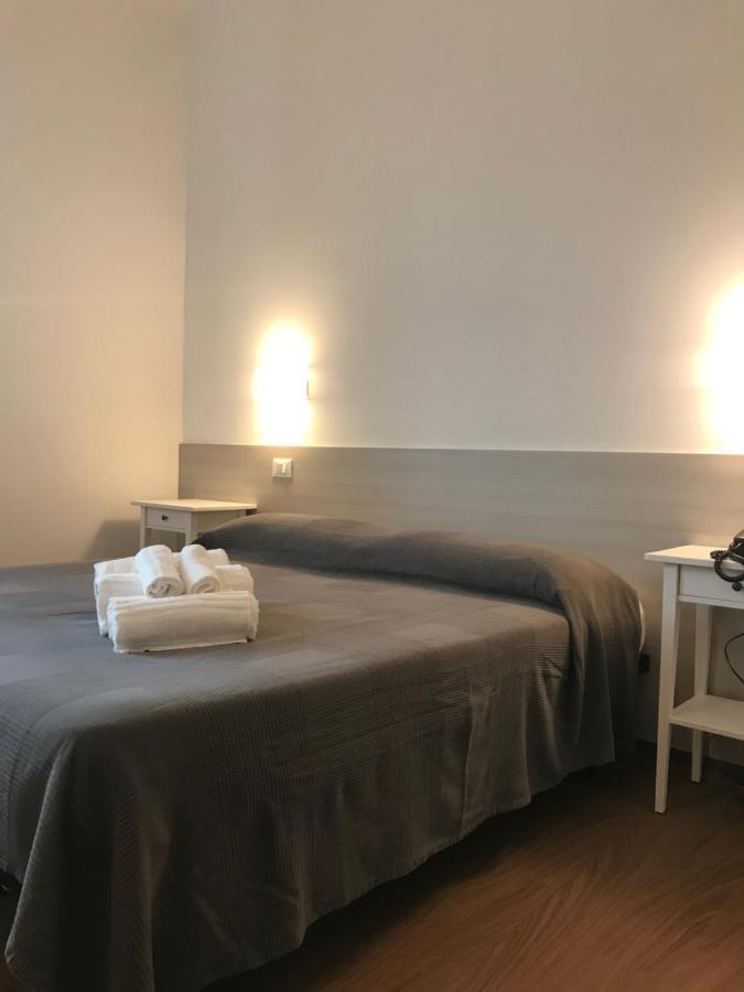 Hotel Augustus ミラノ・マリッティマ エクステリア 写真
