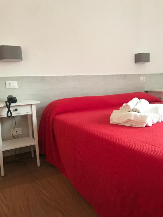 Hotel Augustus ミラノ・マリッティマ エクステリア 写真